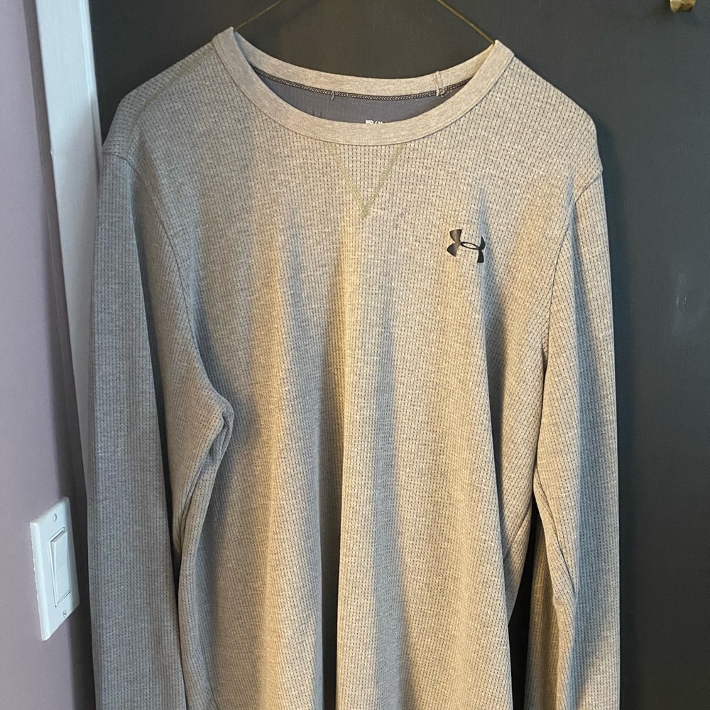 Under Armour Long Sleeve (Size M)